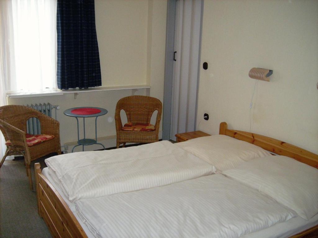 שלזוויג Domhotel Bed & Breakfast מראה חיצוני תמונה