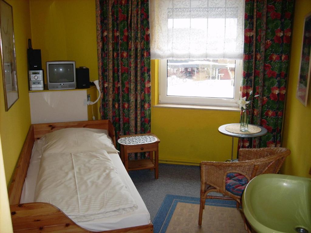 שלזוויג Domhotel Bed & Breakfast מראה חיצוני תמונה