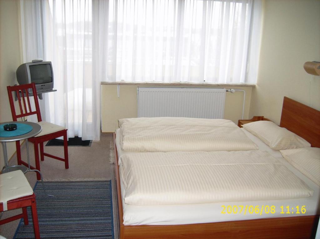שלזוויג Domhotel Bed & Breakfast מראה חיצוני תמונה